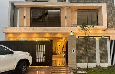 1 Kanal Luxury Double-Storey House